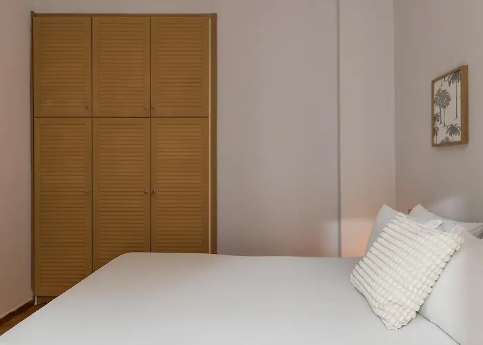 Andromeda By Halu! - Cozy 2-bedroom Salonic